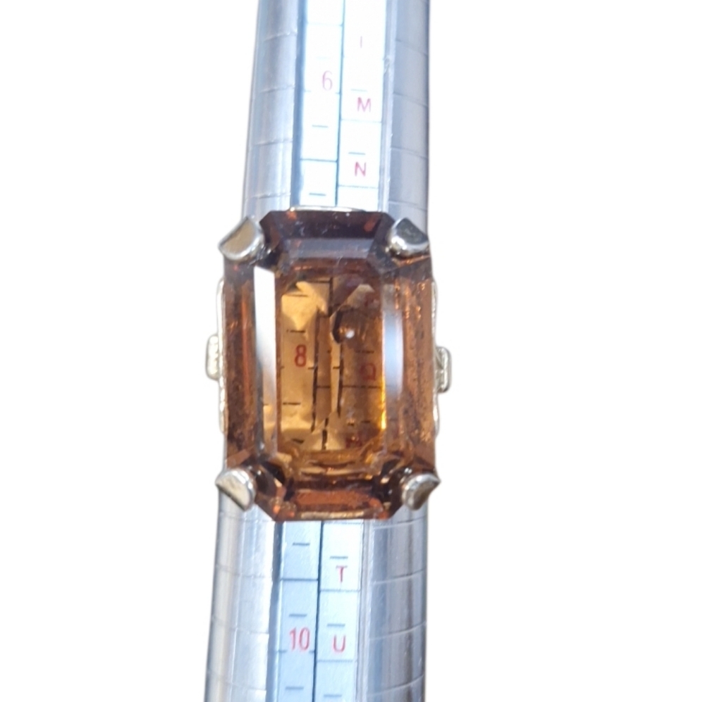 Classic Oval Brown Gemstone Ring - Unbranded - Picture 5 of 10